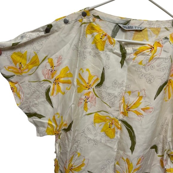 Zara Floral Top - Picture 6 of 11